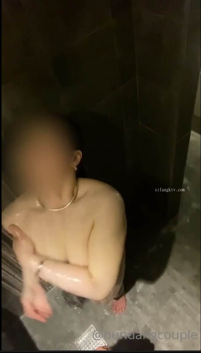 小穴独奏（处女之作